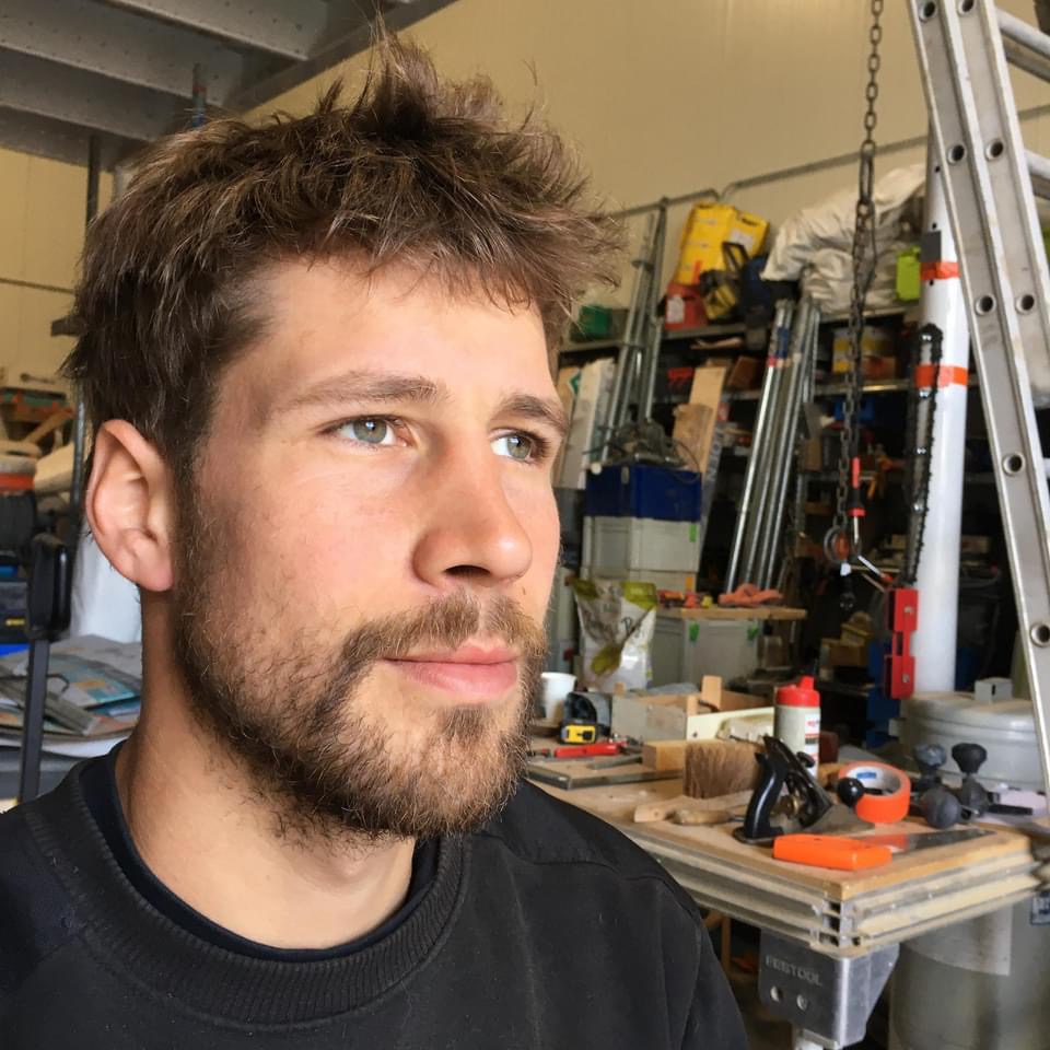 Pierre Braffort, menuisier indépendant dans son atelier en Brabant wallon
